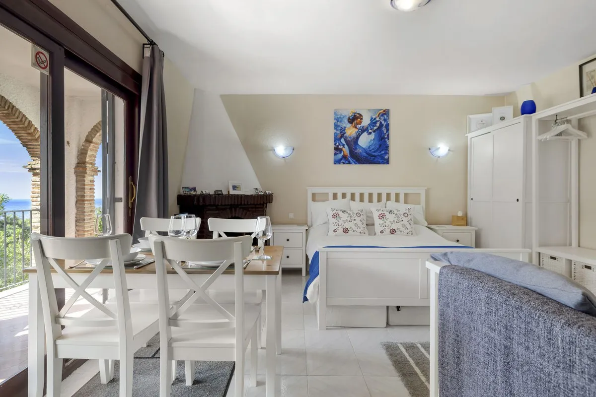 83bcd4e9-d8c5-4473-80c8-f4d6a4e52856