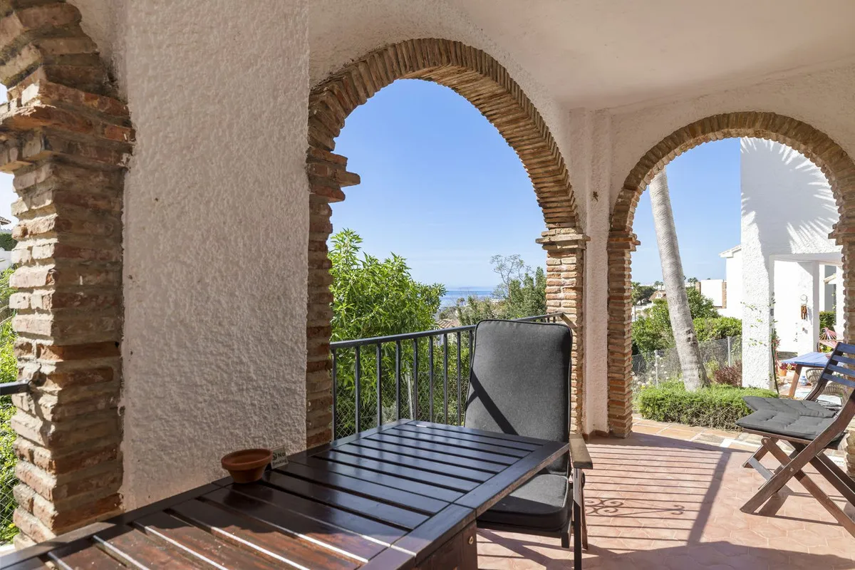 9d9ff875-330b-4786-8d92-f9c890a44810