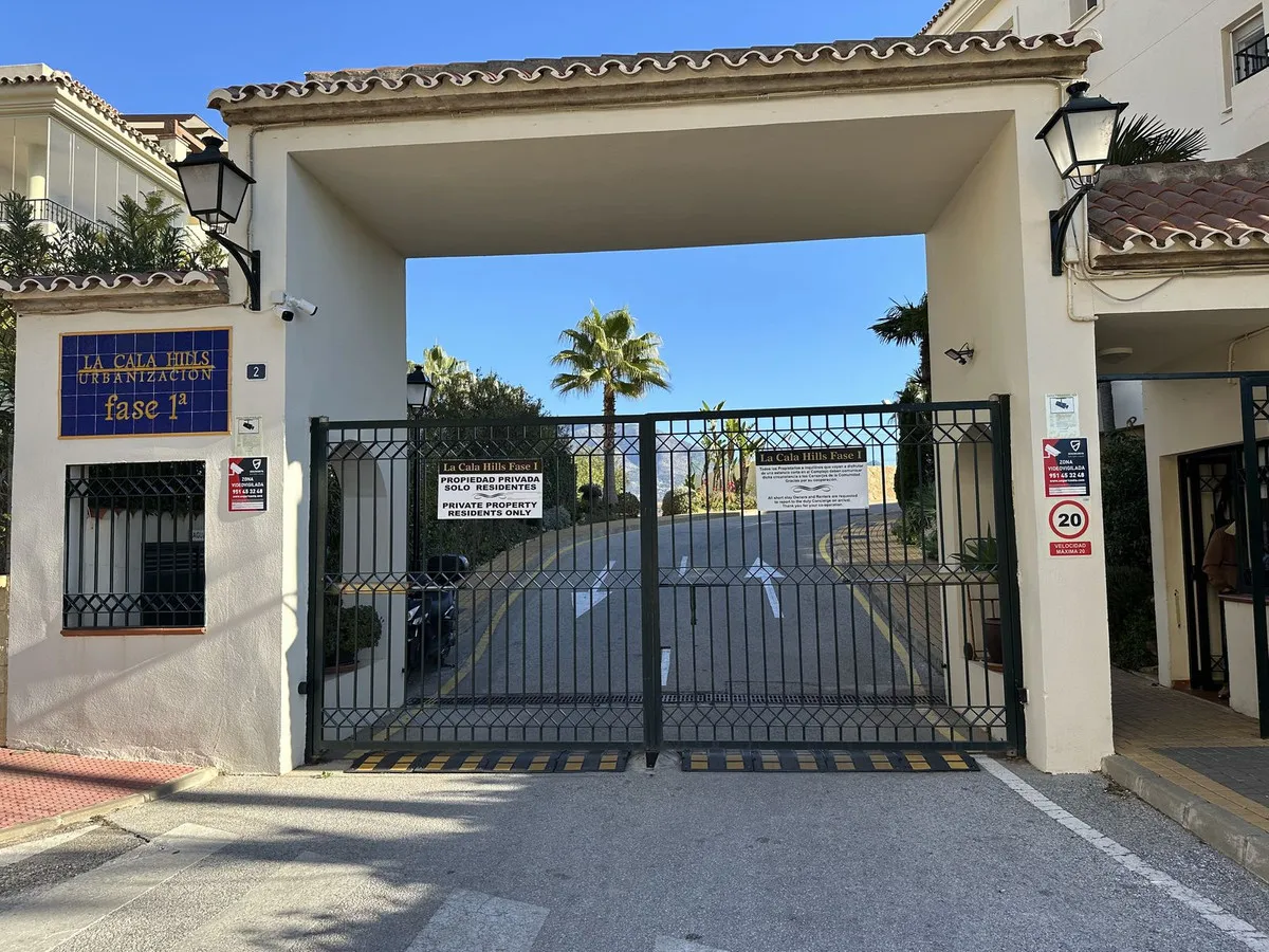 5a22d24d-ebf0-4e2d-aea4-eddb0bdbad99