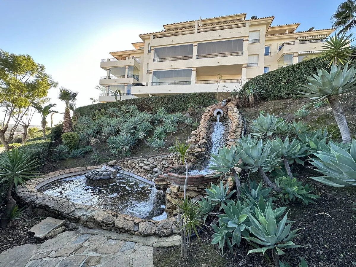 8afc7fcc-bf51-4cbe-a853-cdfa6390e979