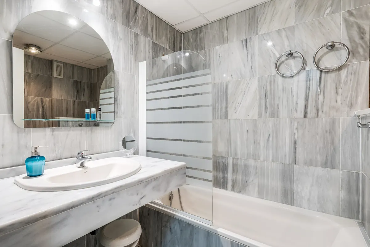 cb4ce663-5ef8-4740-8899-712778f0bd59