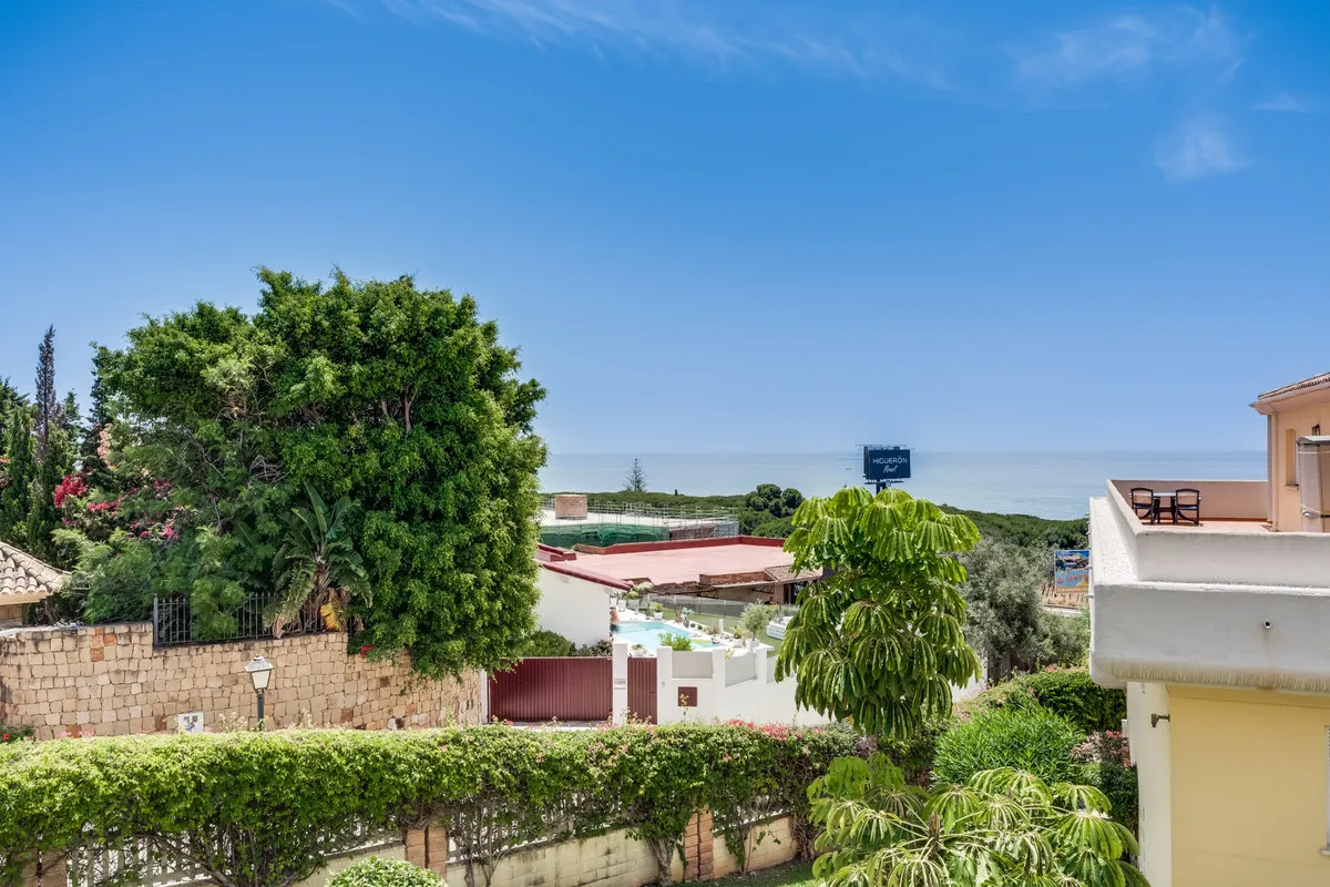 d9404993-ff32-4138-bf1d-60db6e19d823