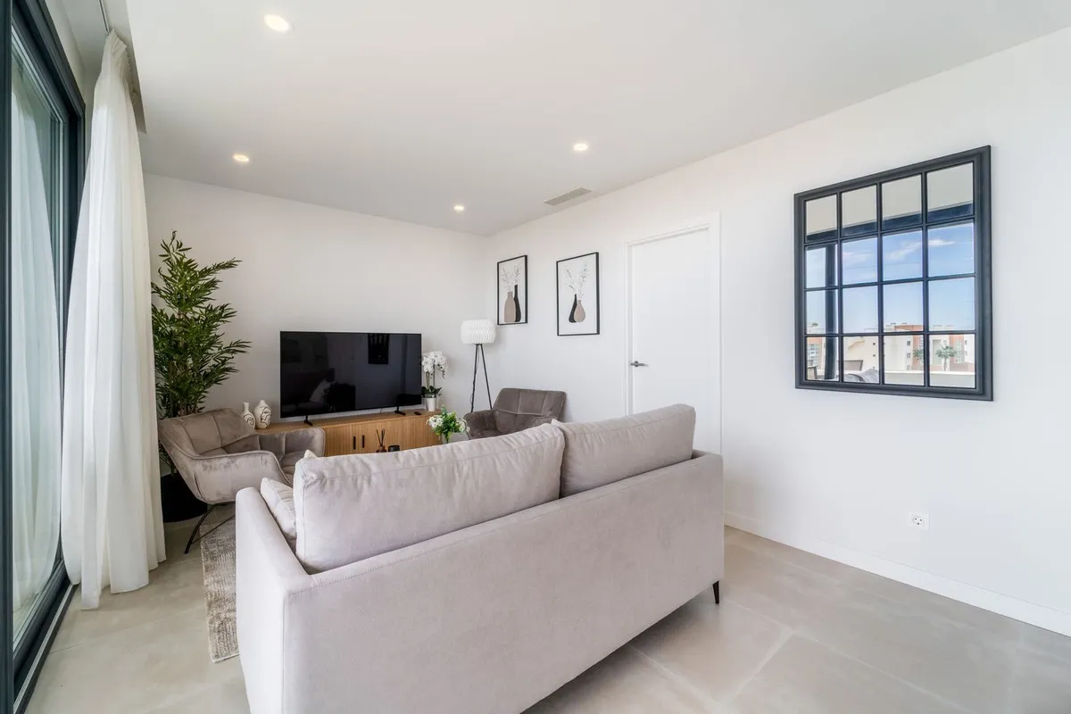 c13b8336-b92f-4b42-a50f-32df9c0483b3