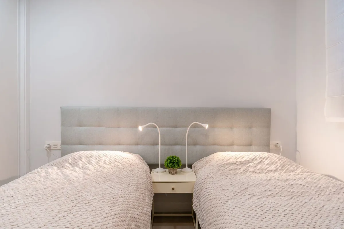 cf10e977-b0a3-4aab-8027-fd585263ba56