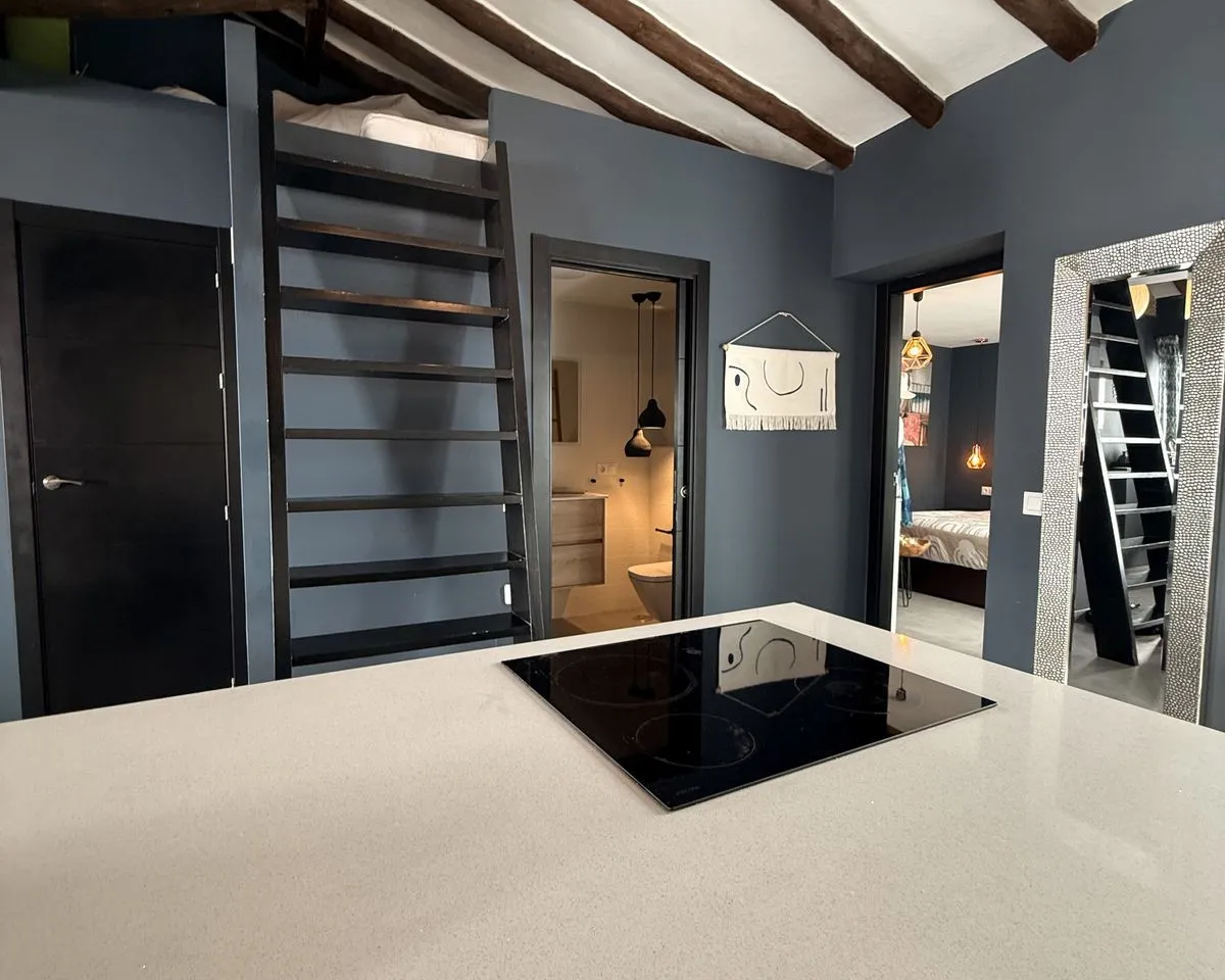 63bbb3c5-367d-4aba-98b5-1c19c8d705d7