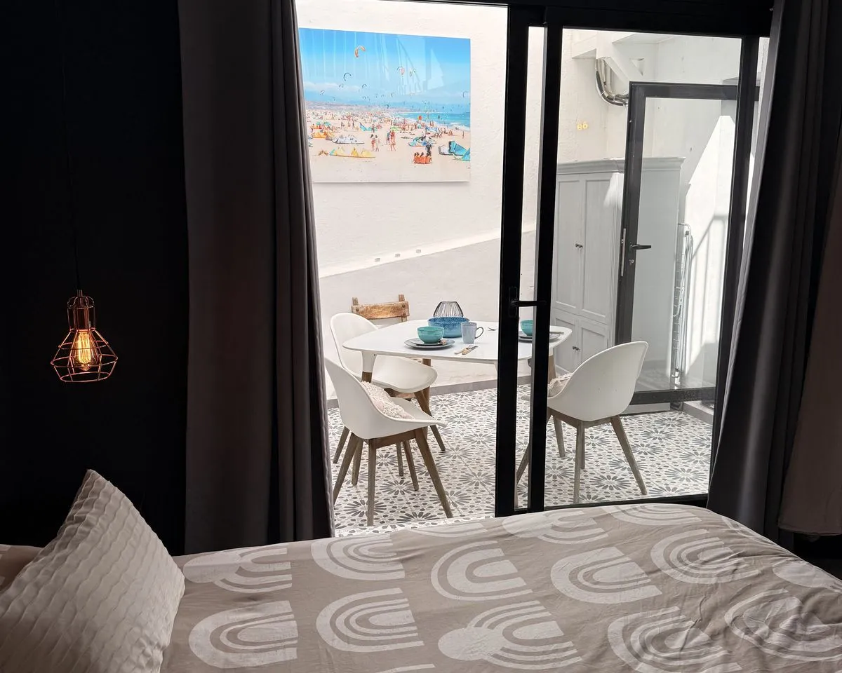 6b527ea0-039f-4a8f-ab85-15abdedee80a