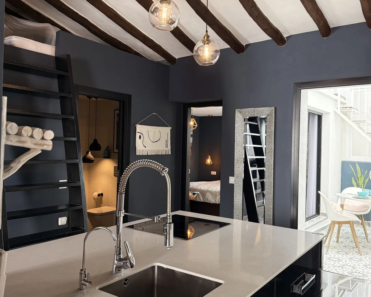 92eb1df9-f7b0-480e-85ef-a435c935d387