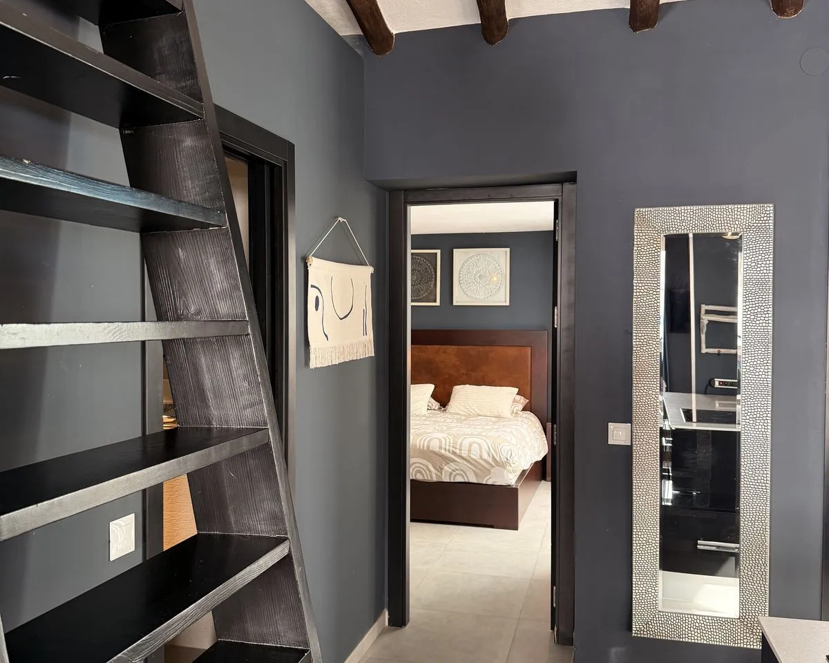 9b428c92-3b30-4d5e-9896-4a765a962969