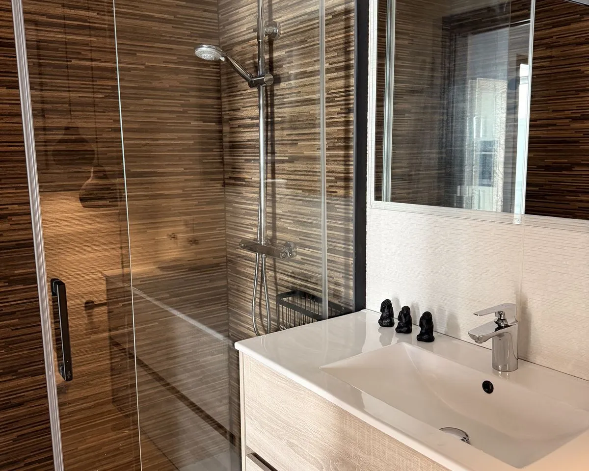 ba104ea3-acad-47fe-9e17-9b418c5bd696