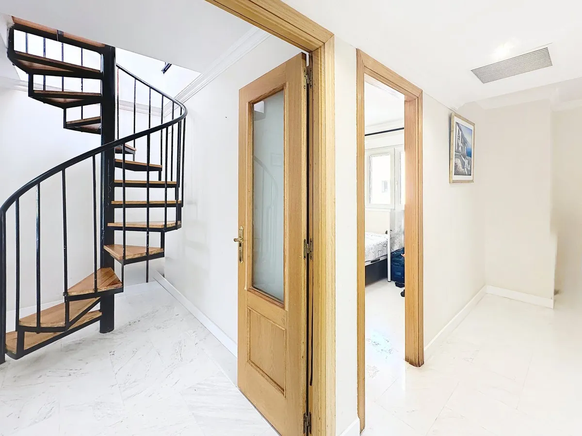 dcd40486-1b39-4032-a2a8-e259ce231504