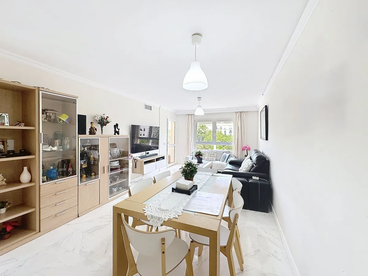 e0a2dffe-7b47-42e7-86db-1b9a8c4d4f22