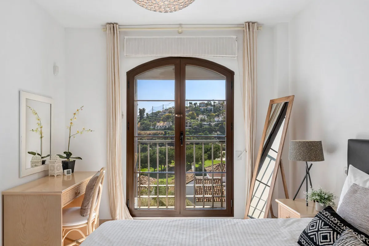 aae410c9-8422-4223-9e0c-1ca088e357b6