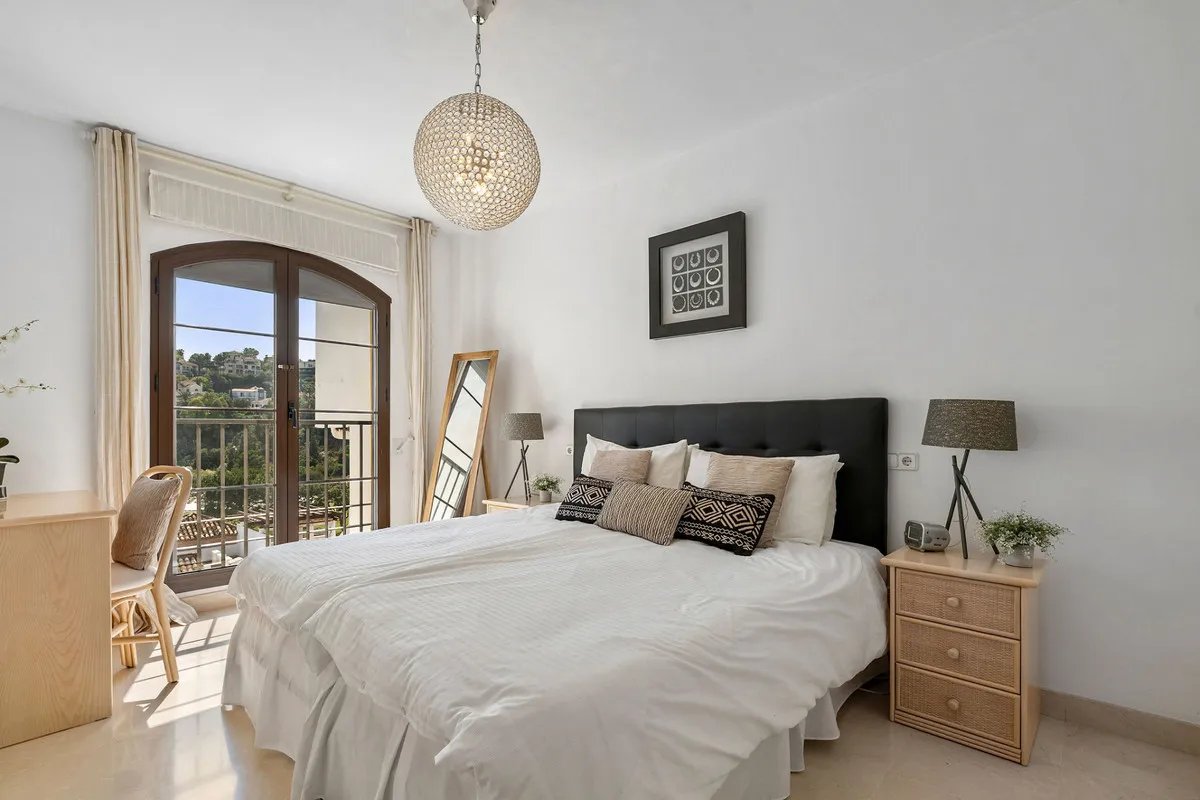 e67bf6d1-4666-467d-83aa-d31dace8983f