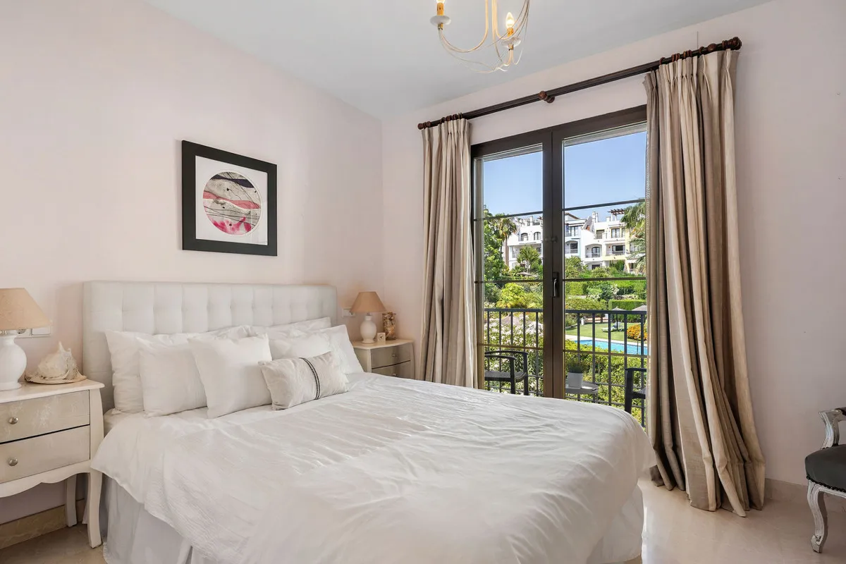 f0078564-f63d-4f21-b7fd-21c95aa1eab2