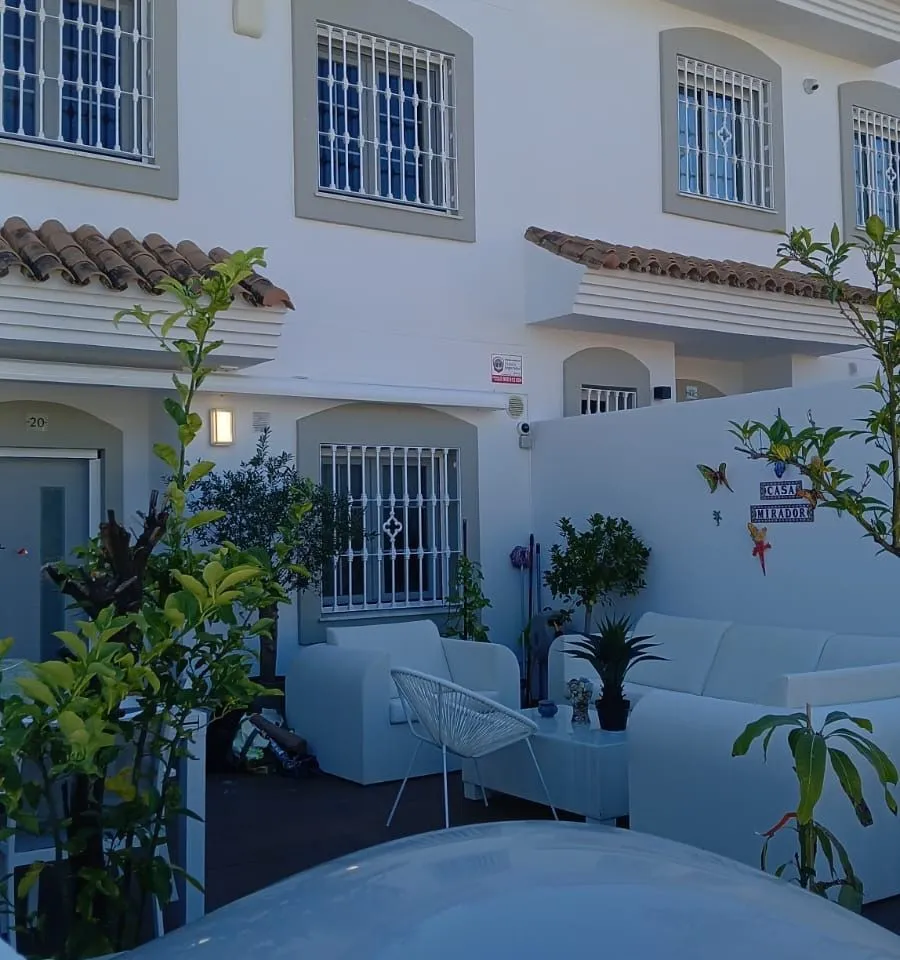 0a89d27d-ffad-4d8e-ab42-87005a4c6df3