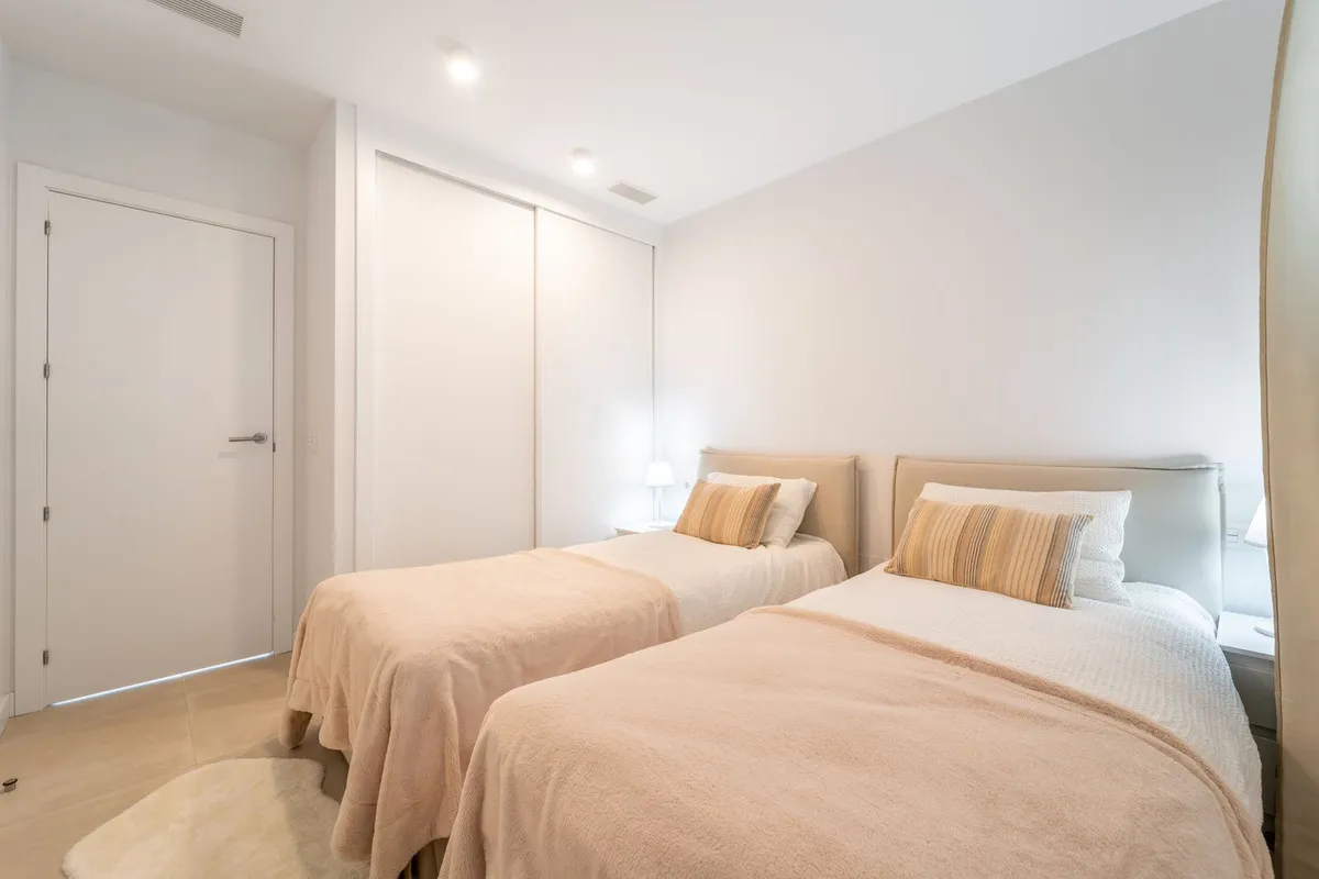 077d351b-8b24-44e7-92d3-8ca28f51b3d1