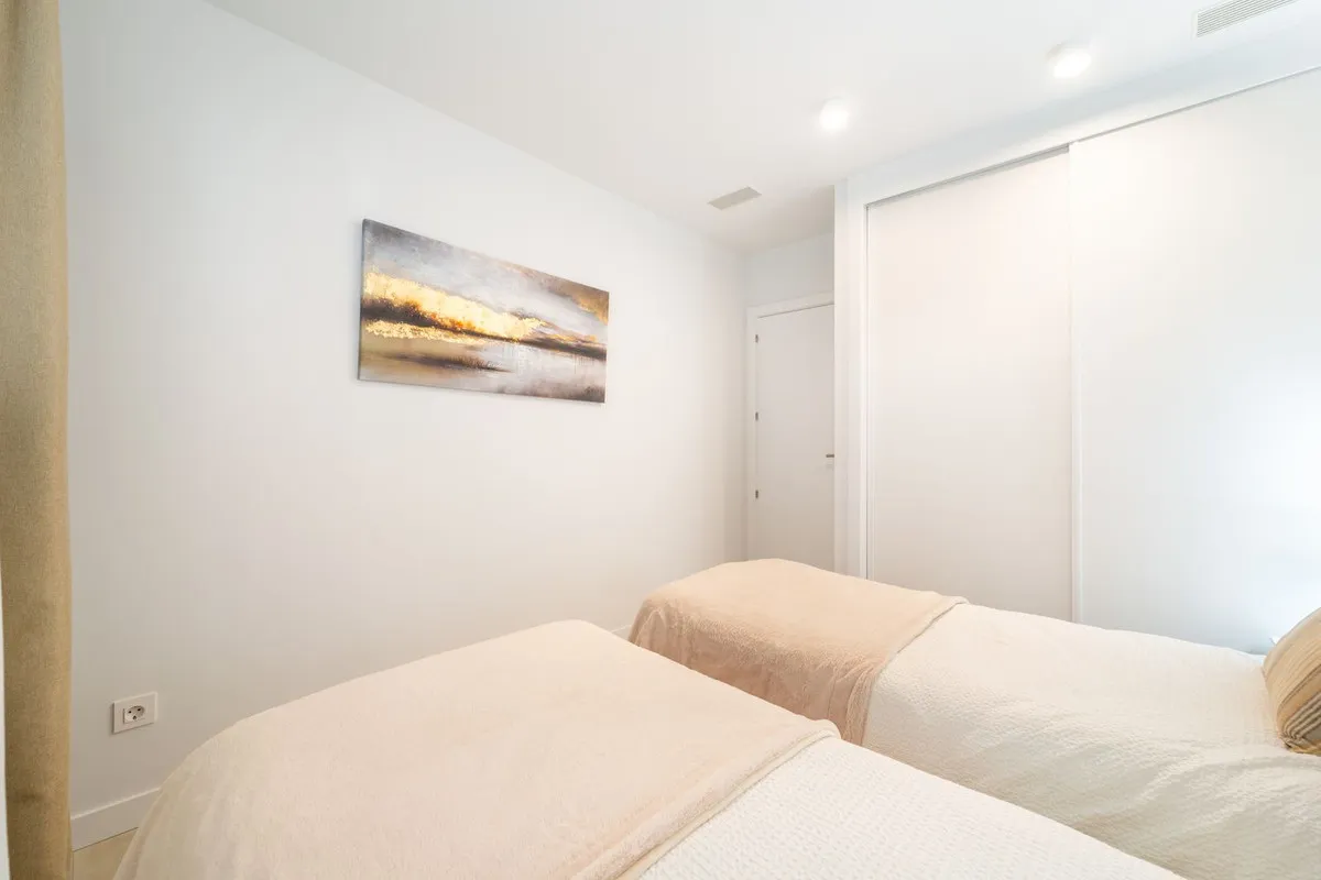 4d8a103e-55c5-462c-8731-ce1296c1f058