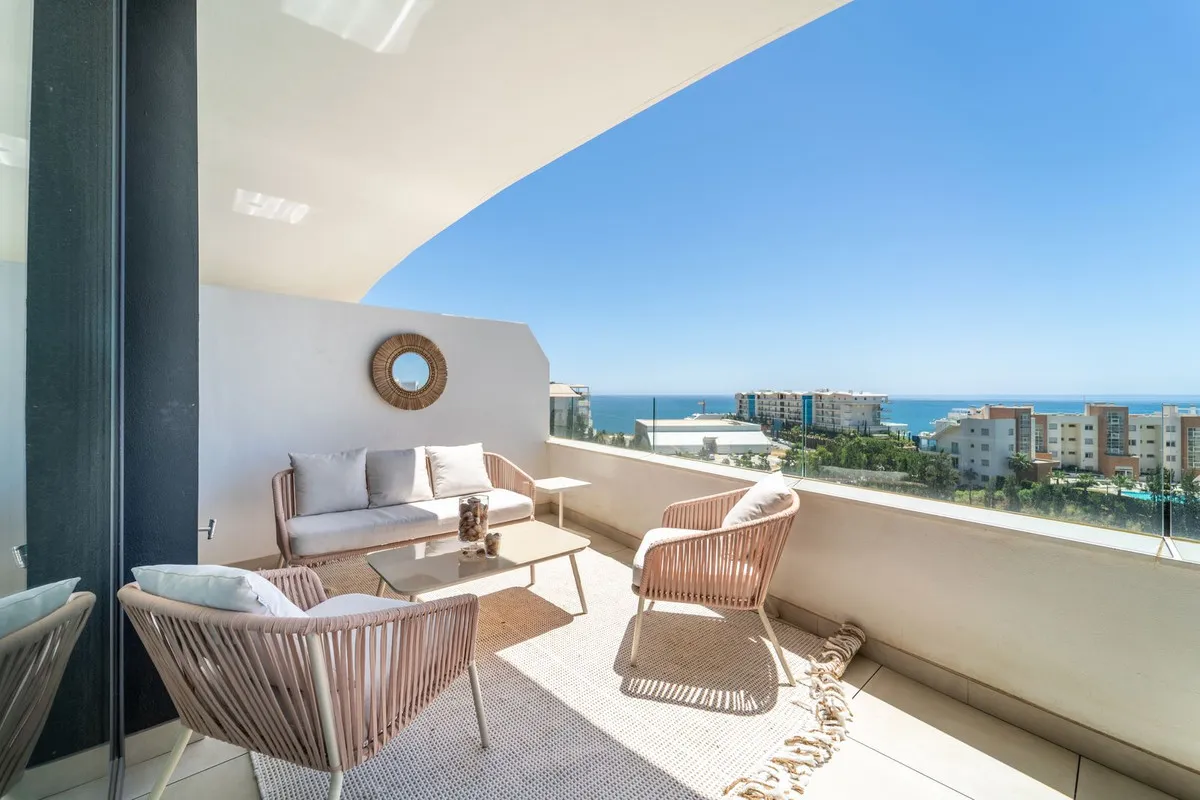 5ce45f84-808b-40fb-8483-6c8589f7c8bf