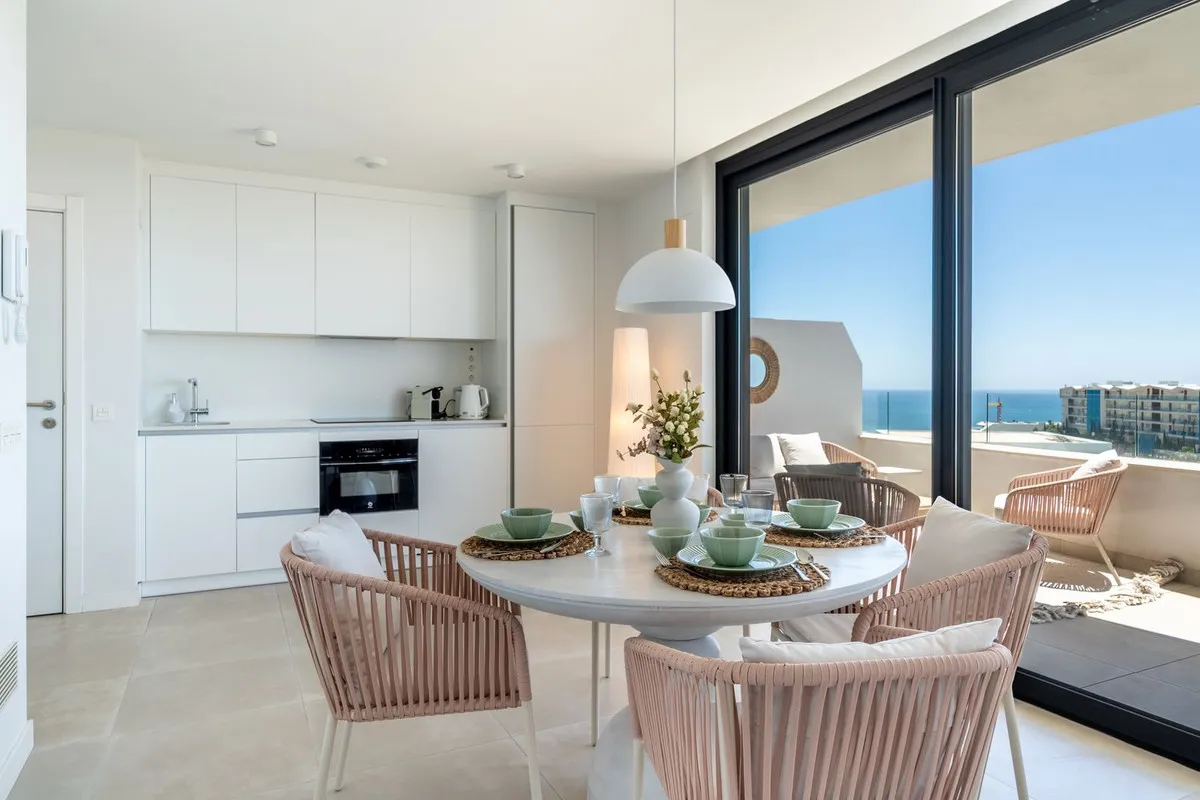 bab3f753-9f13-4cfe-993d-cdc2f8c055af