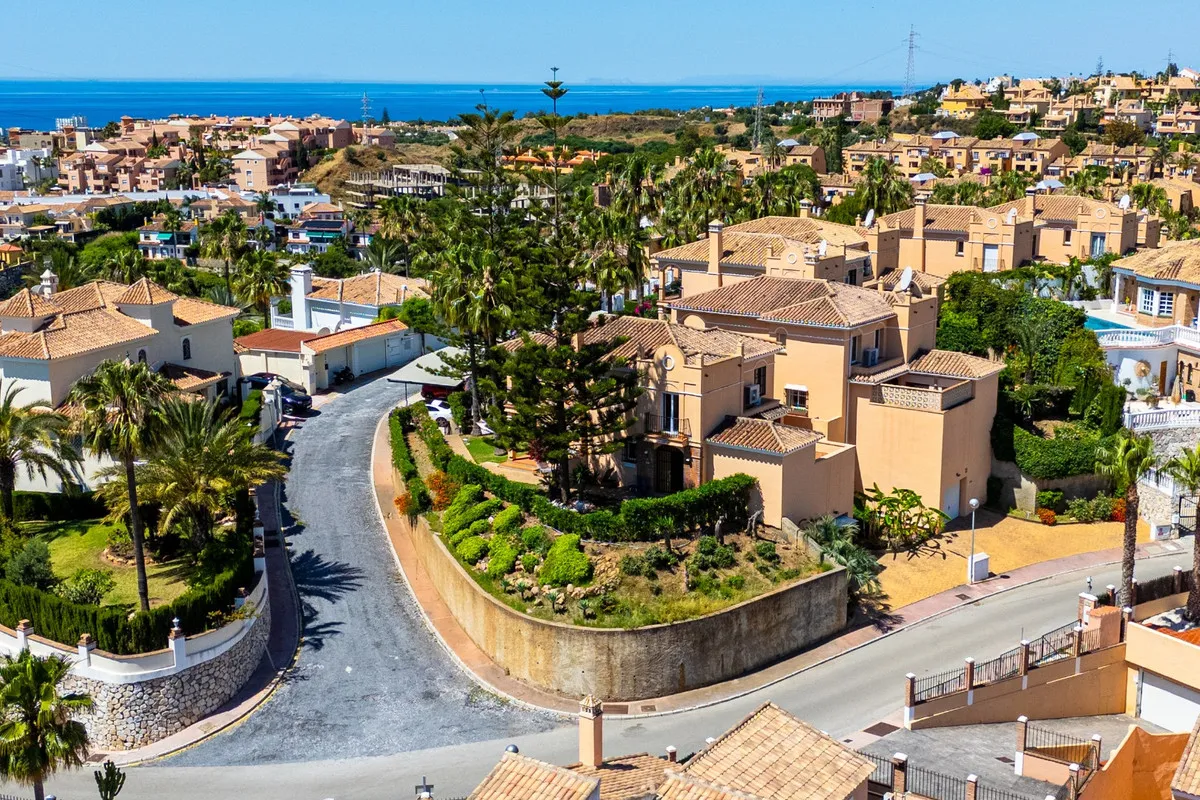 3d5e0e97-999b-40ad-8dbd-3f596b5e3e21