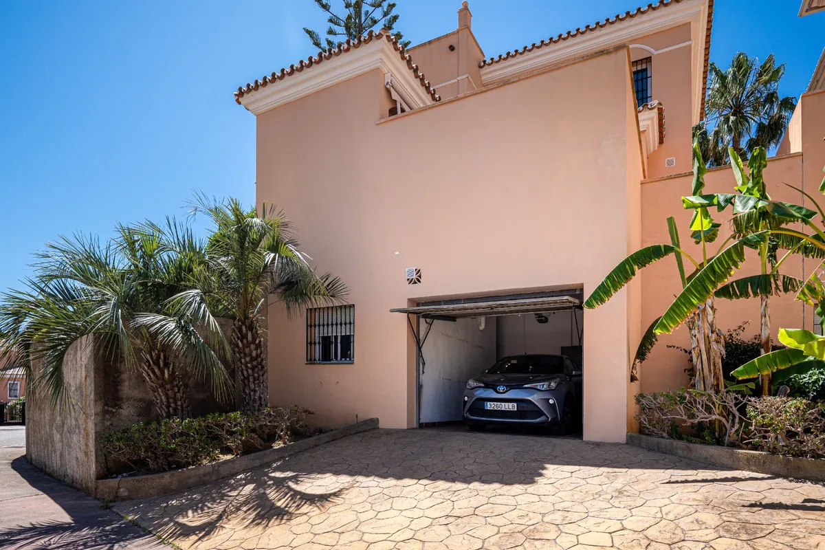 3ebc35e6-d312-4ded-98a7-c6ac285b0563