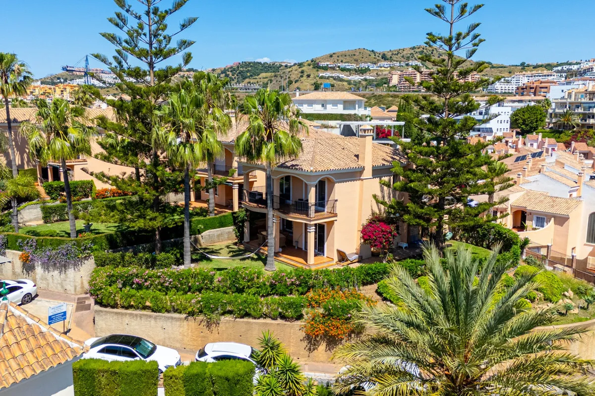 b1c33f28-4cc0-4a4d-bd61-f160eab98ece