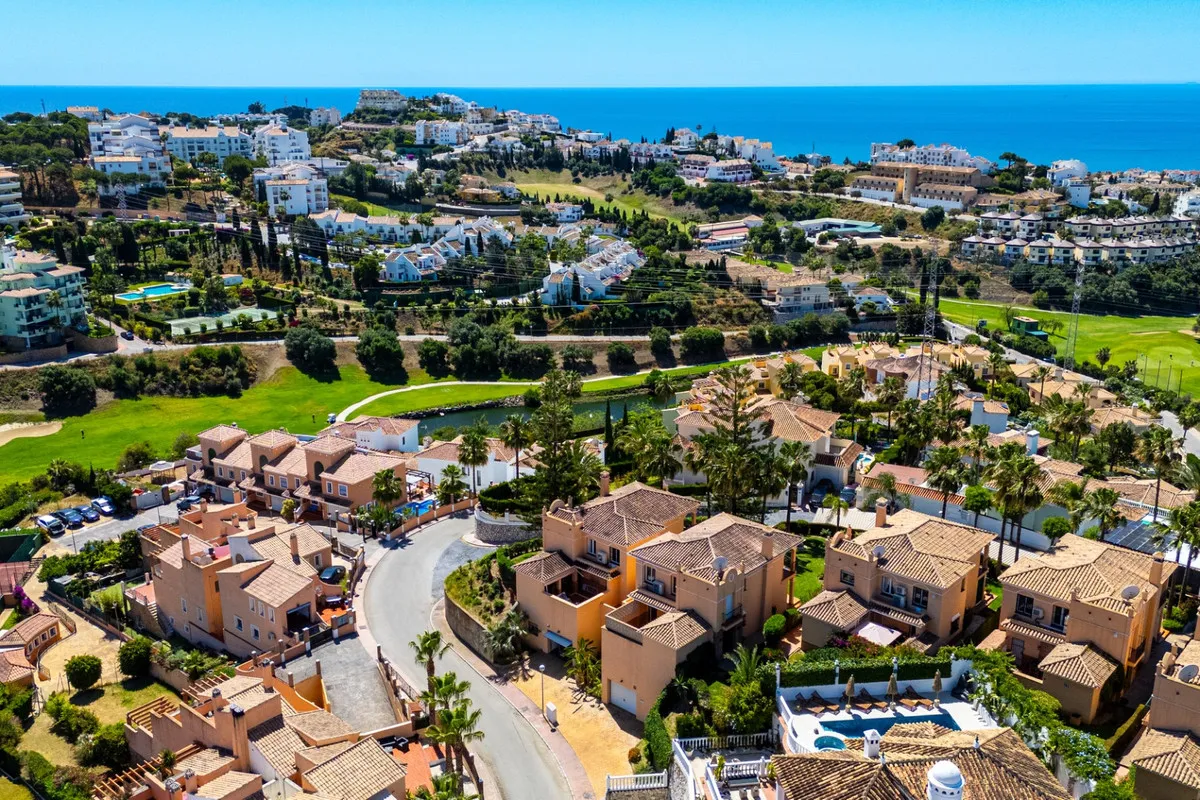 b7c7d4e4-374c-433c-afa4-446f84e68f52