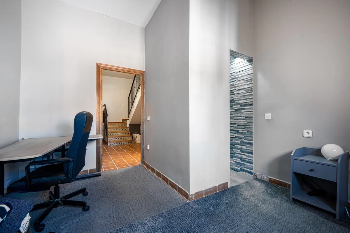 e06306e0-71dc-4193-ac88-d025a58ba93a