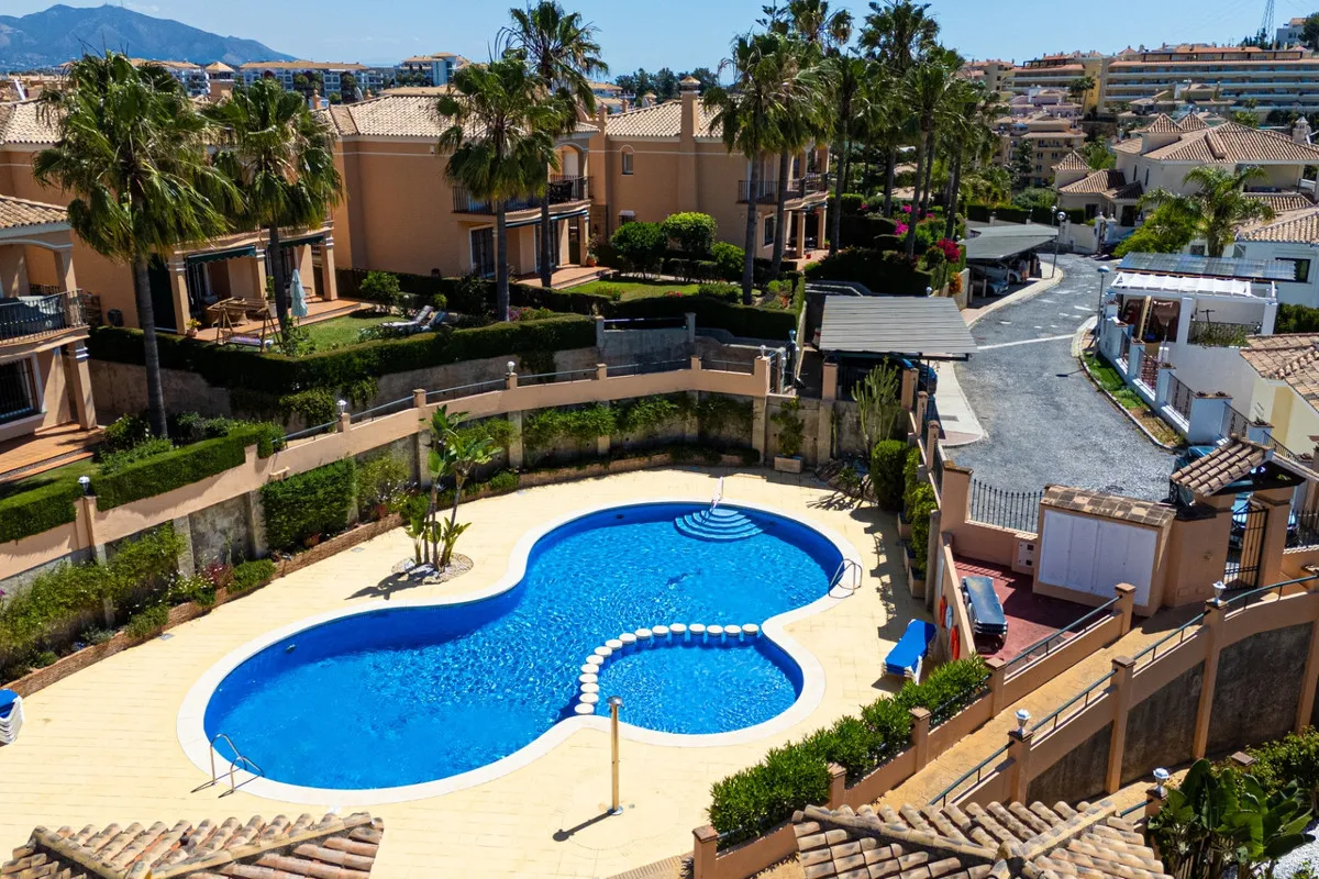 e950b433-552b-4da4-b385-d2b930461ae0