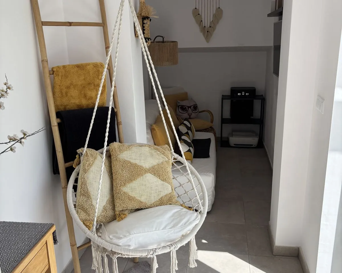 b65ae8c6-9e28-4194-8dc8-8e3a8cd84176