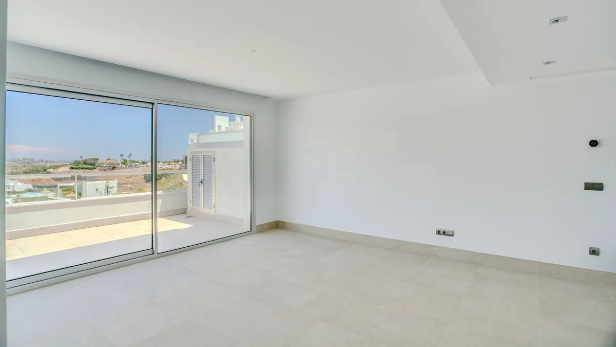 5840cca4-87a2-4cc8-8bbc-83688a056b3d