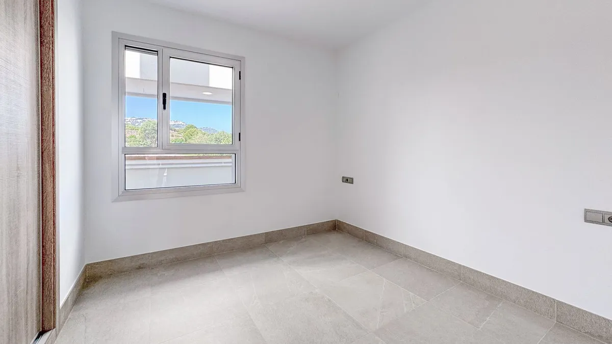 b1a04d2f-879c-4933-81bc-d68aca2a82a5