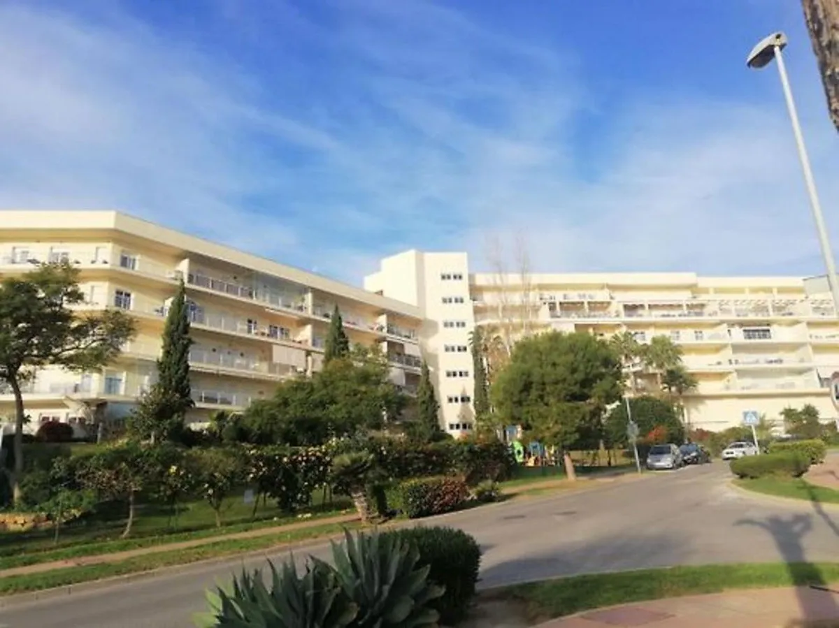 4ca39335-366c-4b4d-b68b-bc6a3926b367