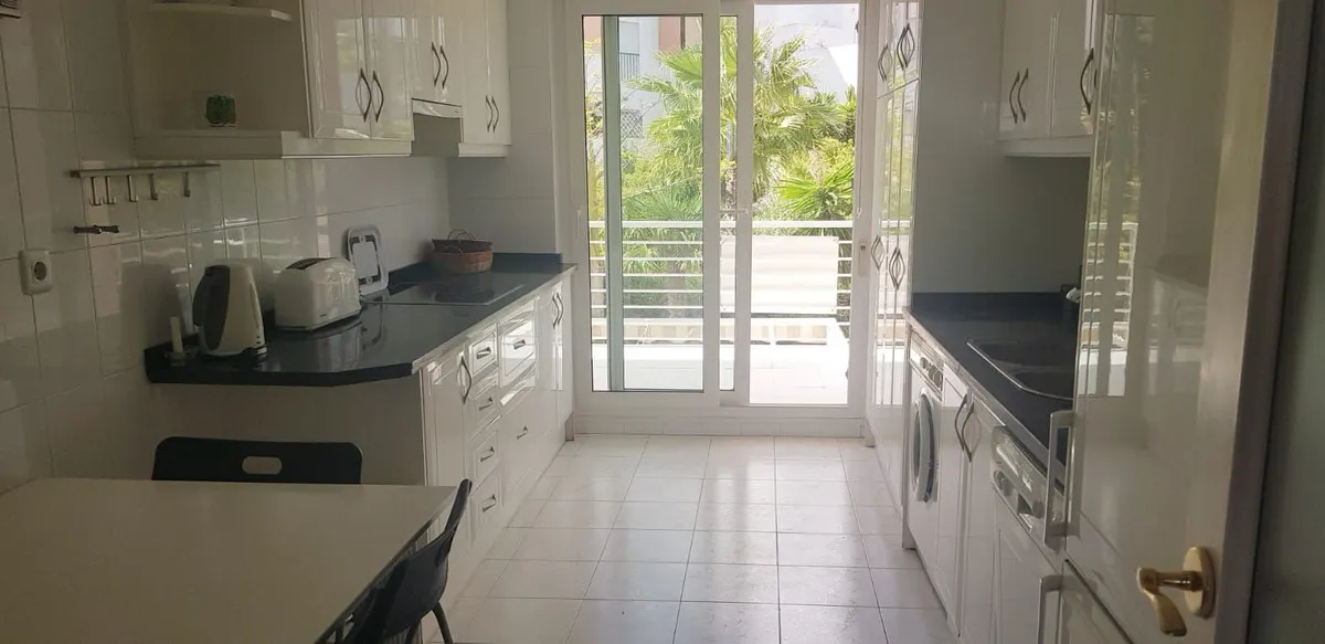 d55284b0-45cb-4d7f-ae22-ff8edf81b66a