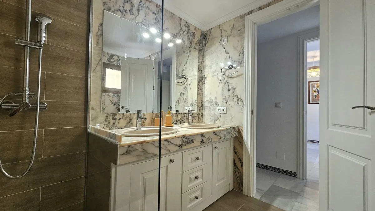 e75f9f43-e8e9-4000-be0d-c3e46b2a4f3c