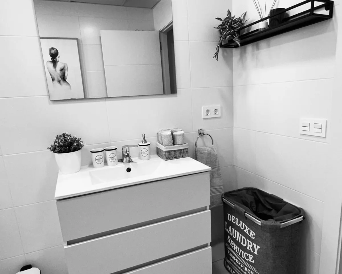 b7ff5271-02ce-4157-9a42-242b579ee05d