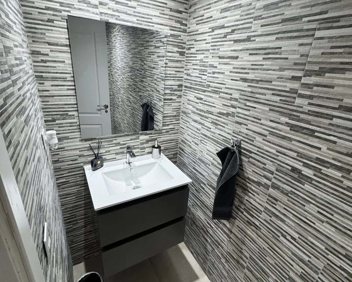 56c0495e-a832-47c9-9894-29c24323bee7