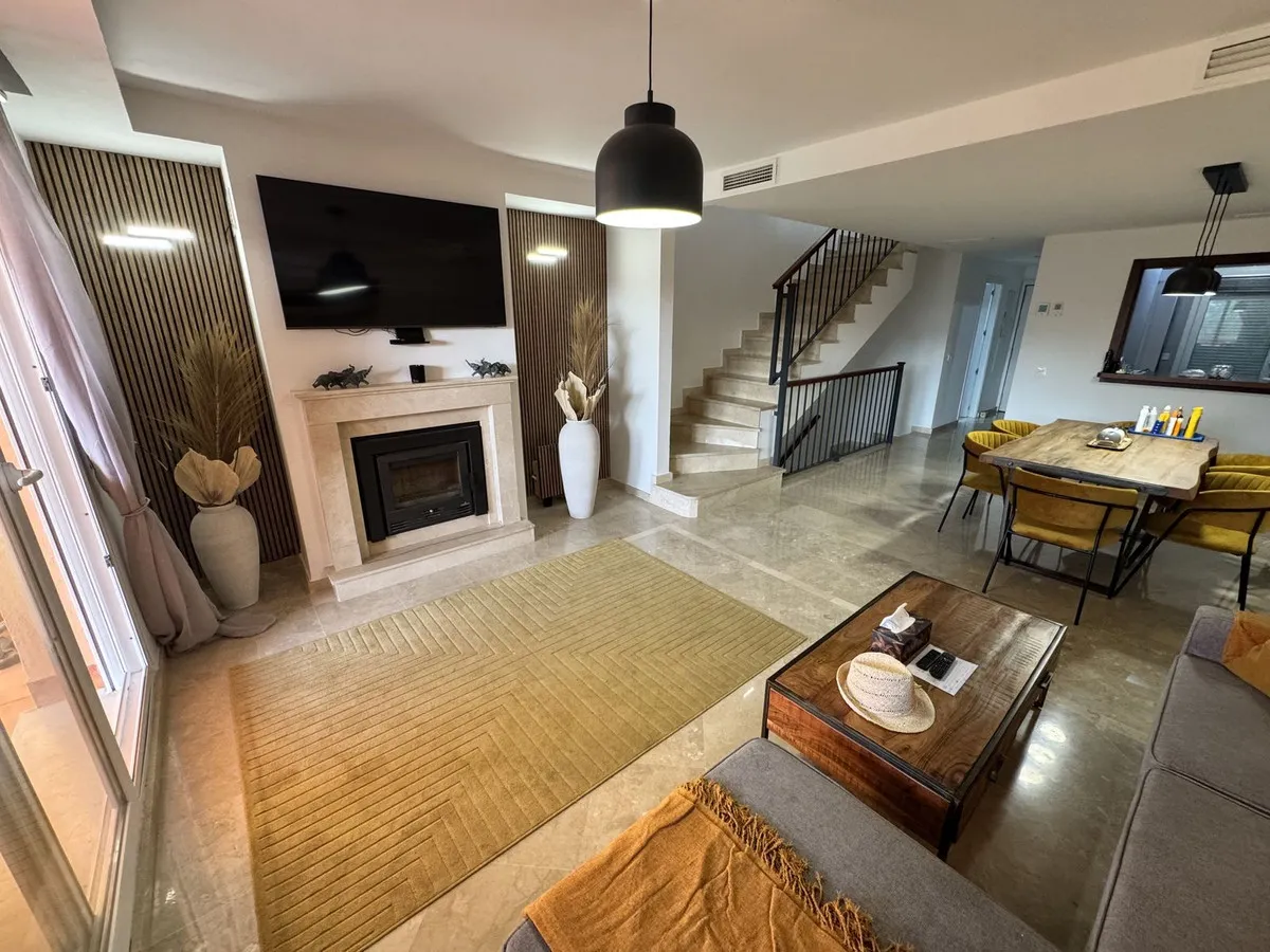 7989c104-70ab-4b32-98aa-3e840f00e8ec