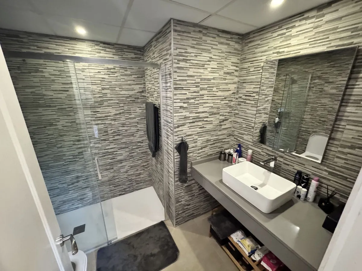 d5f5ea93-fa20-4c52-bccd-d68c603b63d0