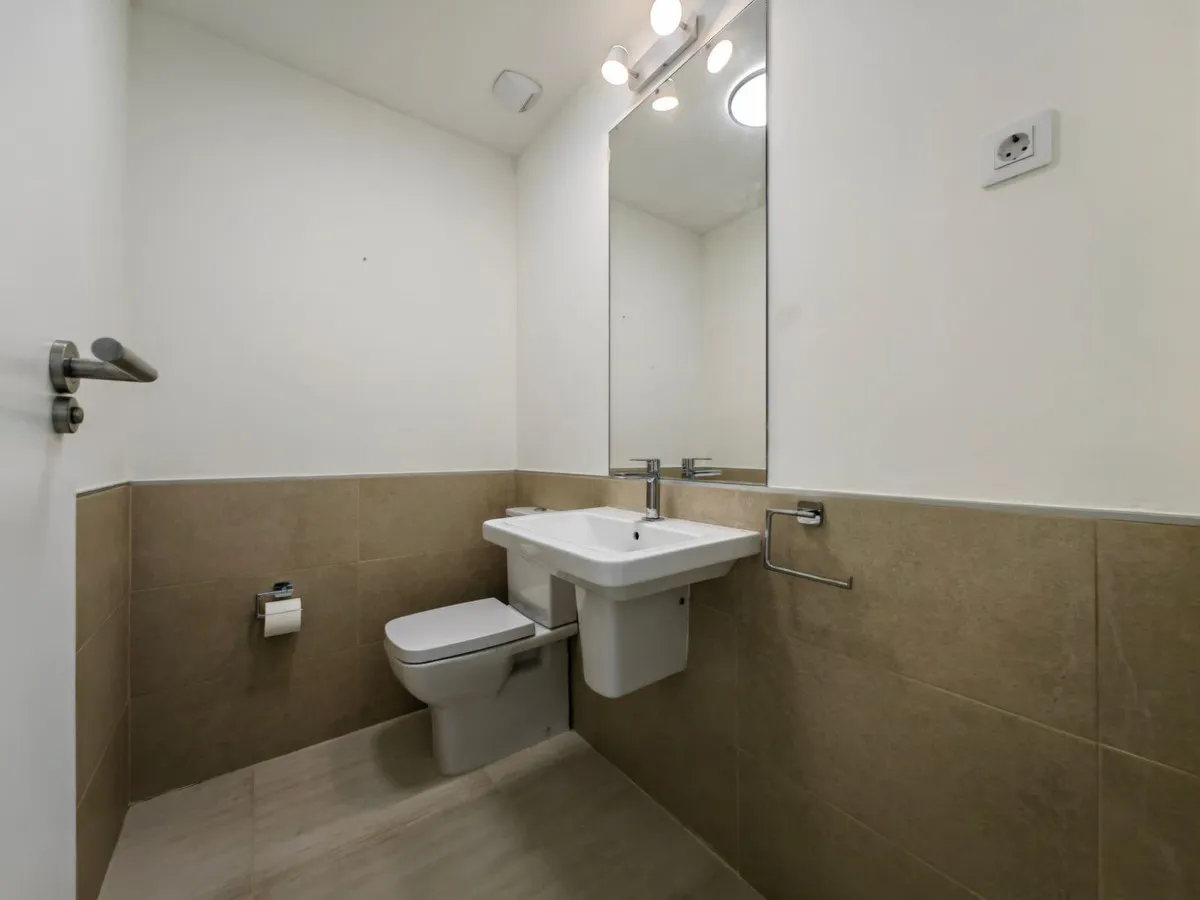 b95e29dd-bbf7-4f8e-b919-0863fd75a38b