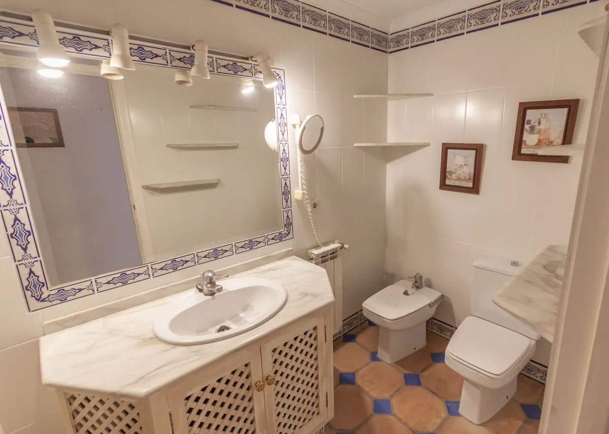 7e0c972d-95c2-4cf1-8d24-18280c8e04a7