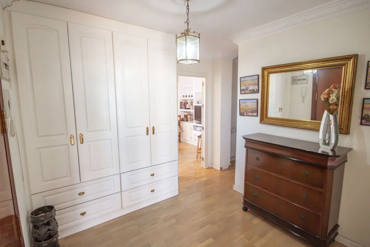 c2162487-420e-4df3-a6d7-1072fef1051e