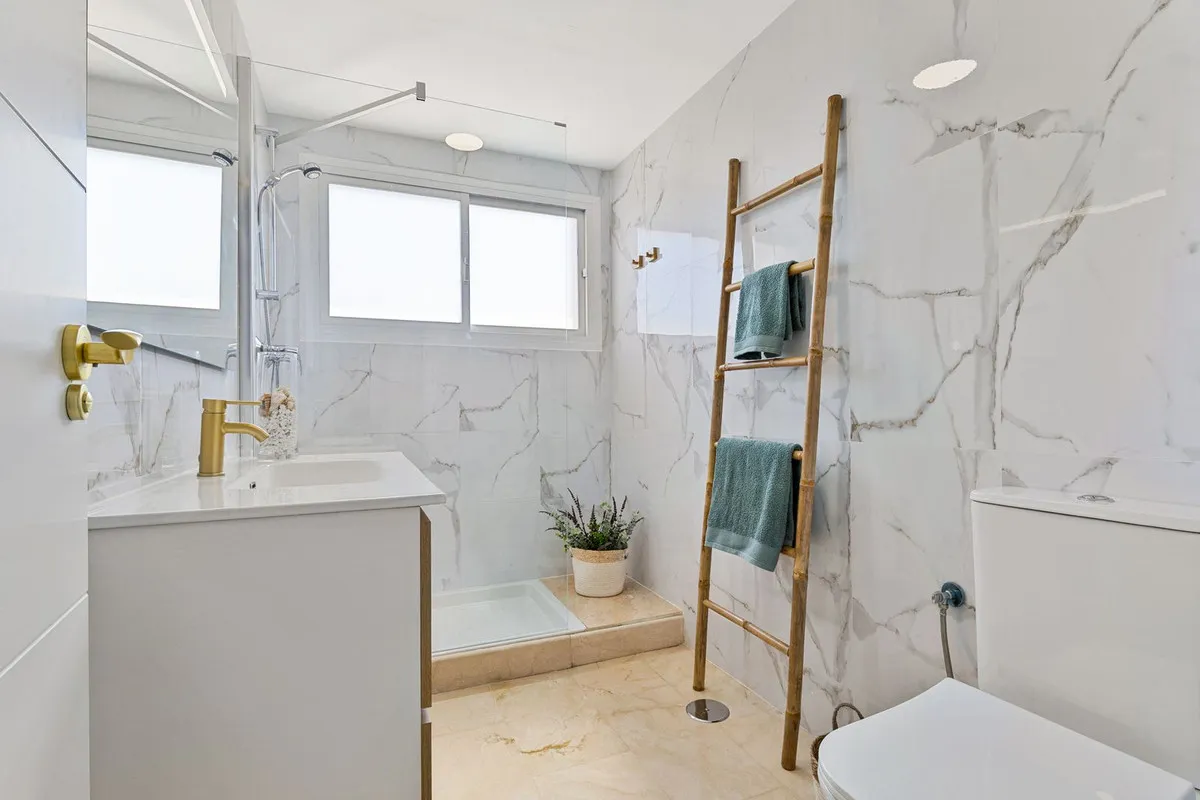 03865099-0f91-472d-a812-85ab08db6a81