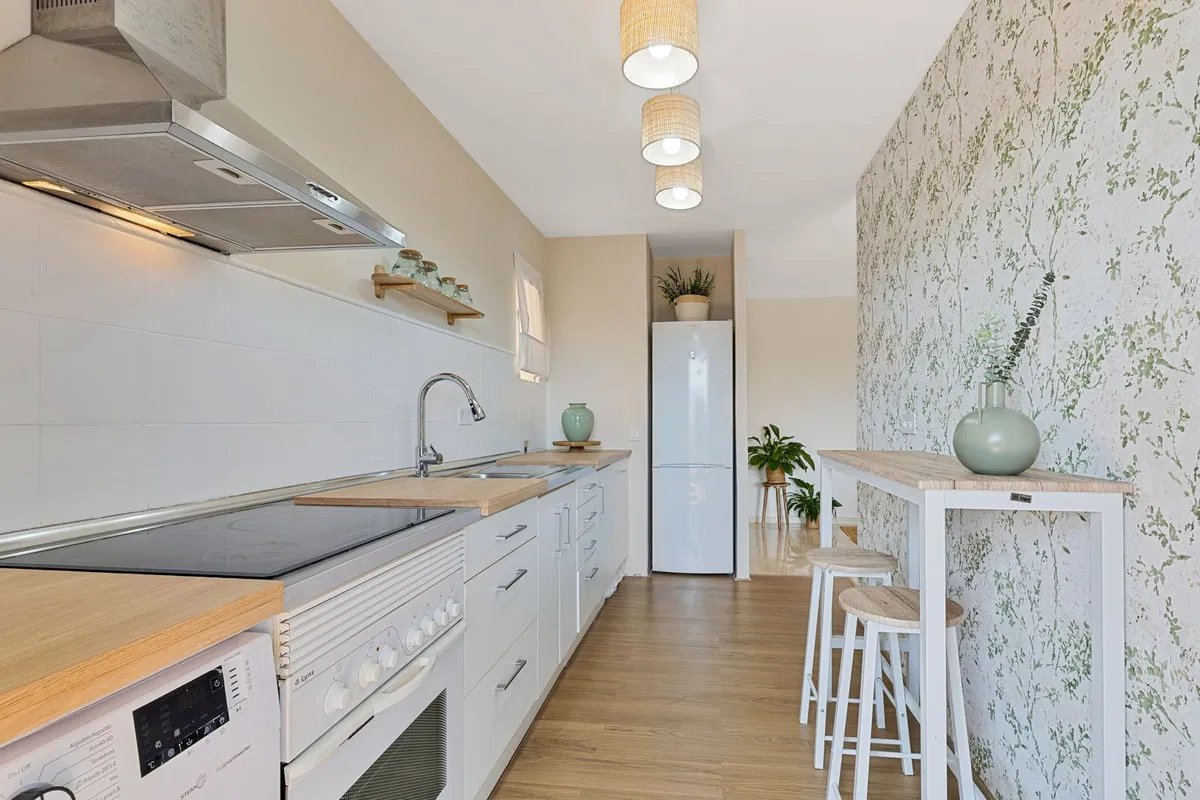 a02cc5e1-9900-4b05-9f83-7b4330a6c359