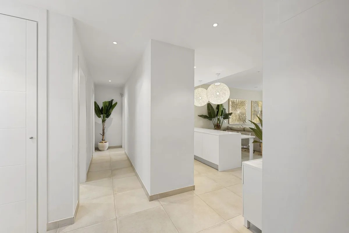 6abff2db-044c-424c-a16d-60abe4803681