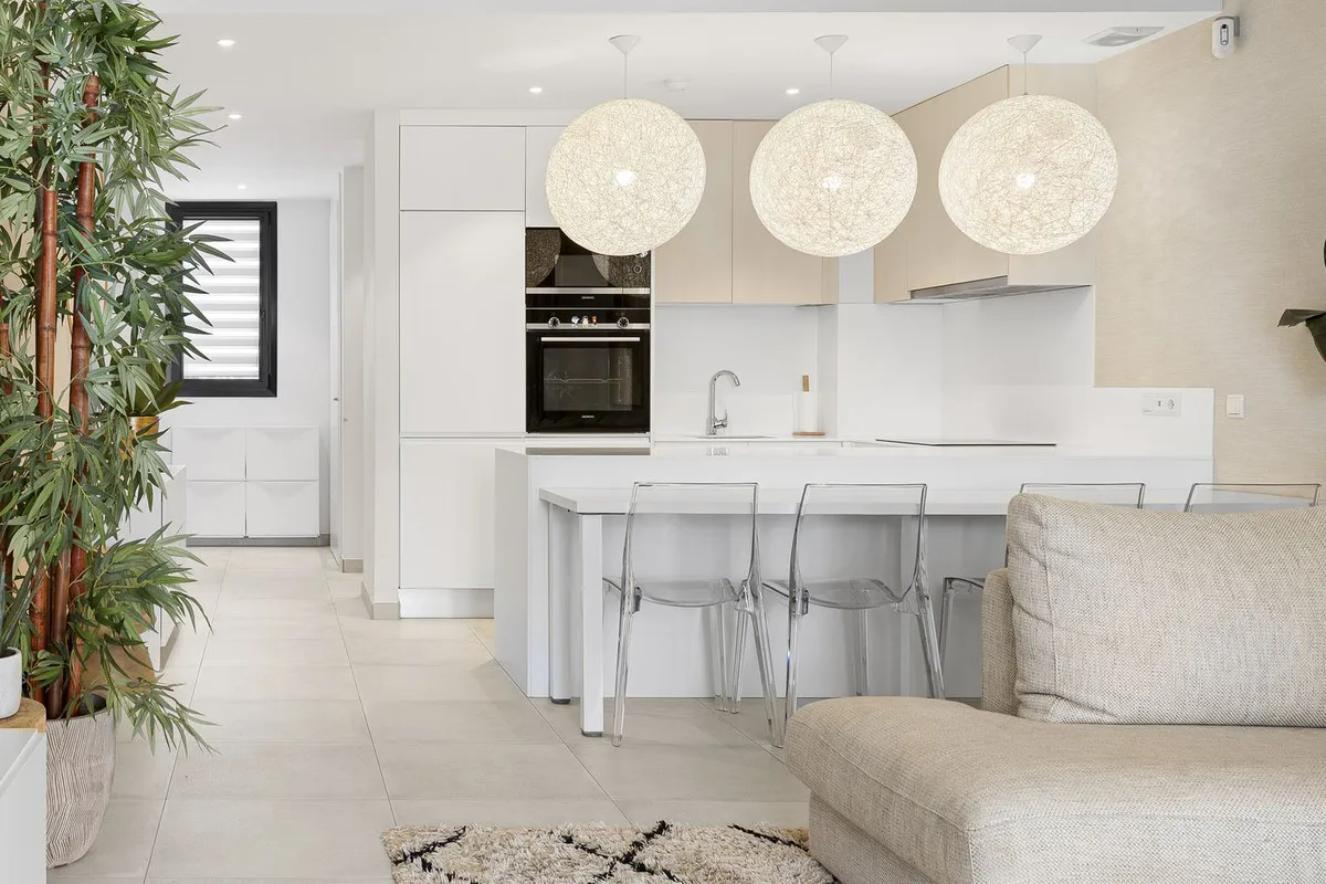 f7ce82ca-a8c5-49a0-85ee-145ddbc7167e