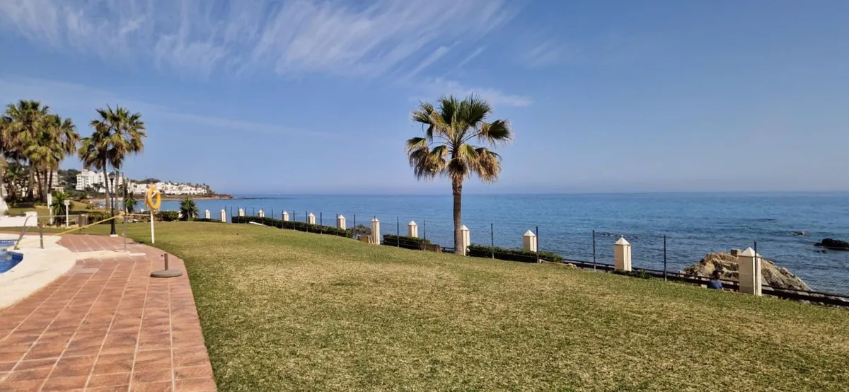 a4349911-ec54-4fe9-8631-1e363f54cb5a