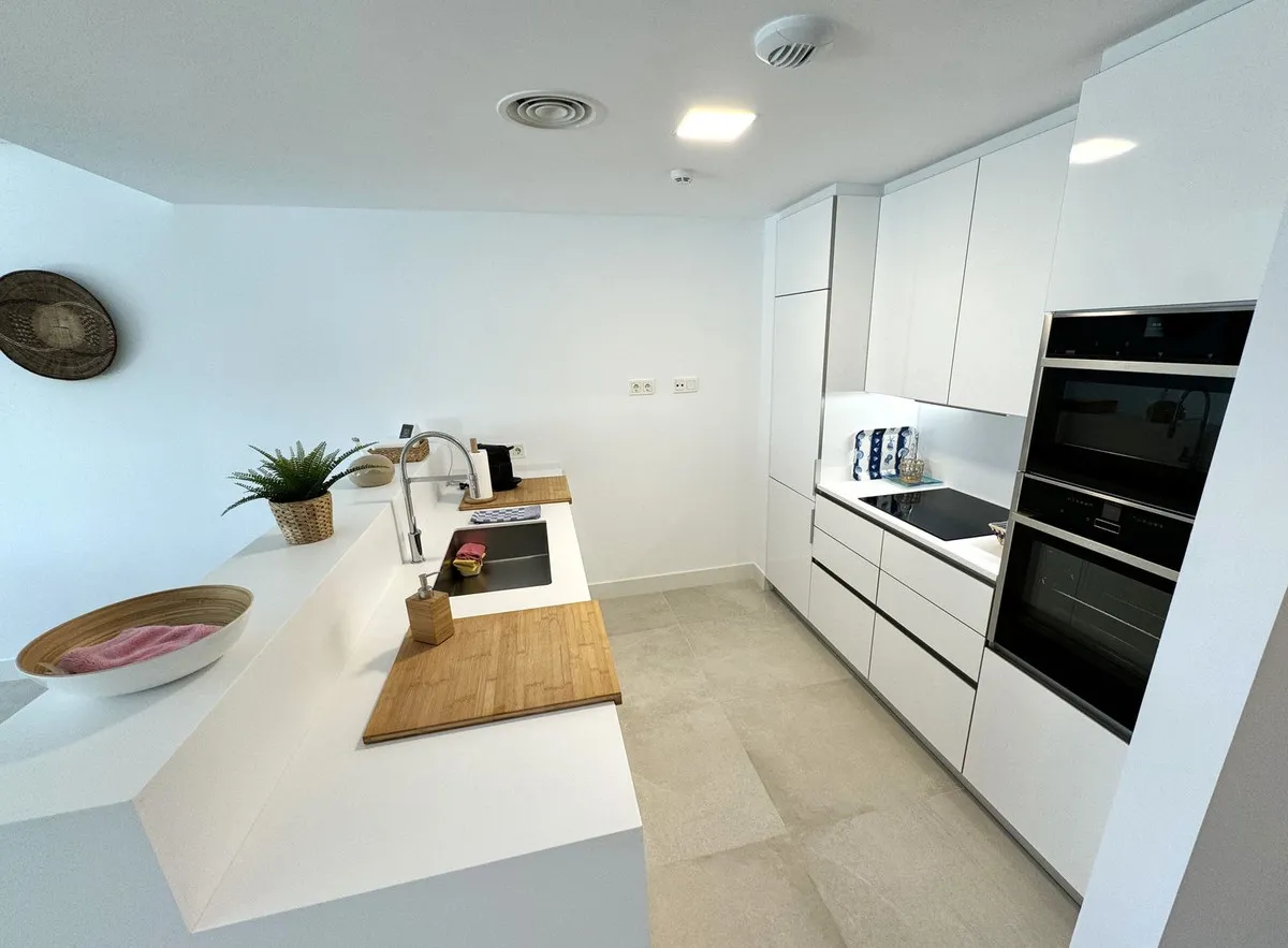 205fce36-c1b3-4129-9d76-b979241b86ab