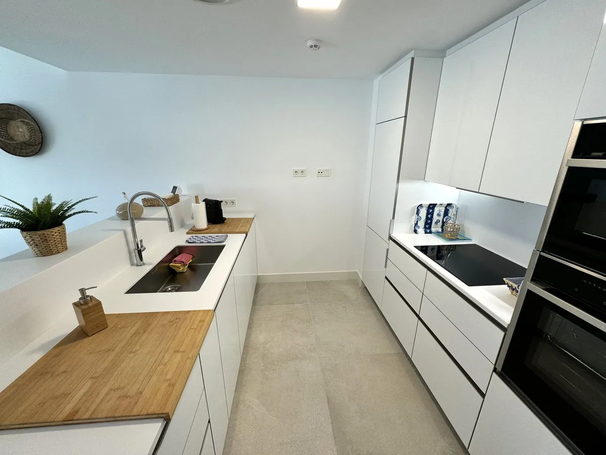 7b895ff2-0e6d-4aa8-af35-f6d2e476e5a5