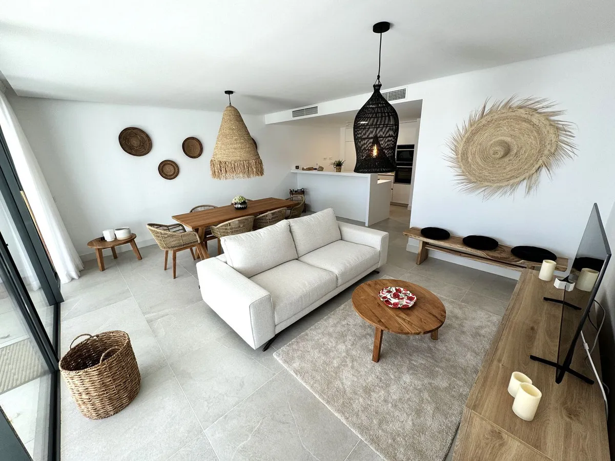 f4afd858-48e0-4b46-8f17-97f1ab536dd1